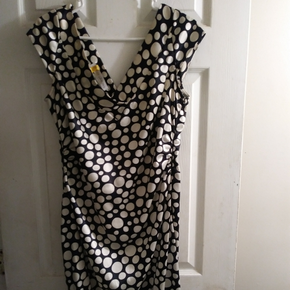 Black & White Maggy London dress